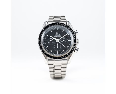 A GENTLEMAN'S STAINLESS STEEL OMEGA SPEEDMASTER PROFESSIONAL CHRONOGRAPH BRACELET WATCH CIRCA 1999
D: Black dial with luminou