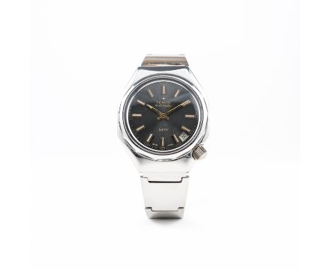 A GENTLEMAN'S STAINLESS STEEL ZENITH DEFY AUTOMATIC DIVERS SUB SEA BRACELET WATCH CIRCA 1970 
D: Grey sunburst dial with lumi