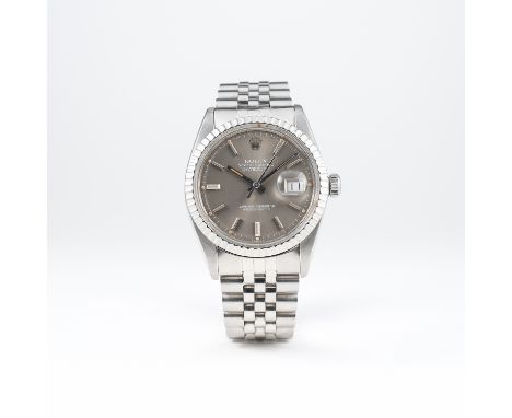 A GENTLEMAN'S STAINLESS STEEL ROLEX OYSTER PERPETUAL DATEJUST BRACELET WATCH CIRCA 1975, REF. 16030
D: Grey dial with silver 