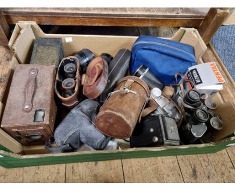 Cameras:&nbsp;a collection of vintage cameras, binoculars and lenses.&nbsp; 