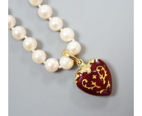 A modern Victor Mayer for Faberge 18ct gold and red guilloche enamel pendant, 19mm, on a single strand cultured pearl necklac
