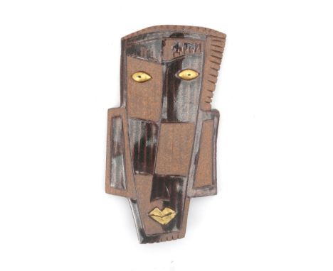 Jaap Ravelli (1916-2011) A ceramic wall plaque shaped as a mask, unique piece, signed  to the reverse and dated 2/5/1993. 19,