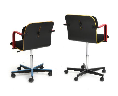 Yrjö Kukkapuro (1933) Two desk chairs, model 'Sirkus', adjustable in height, marked with sticker: Design Yrjö Kukkapuro Avart