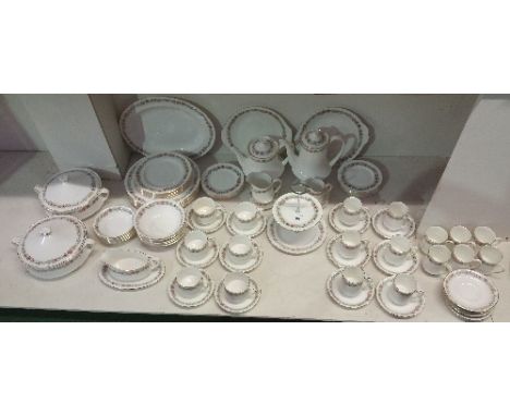 A Paragon Belinda Dinner, Tea and Coffee Service.