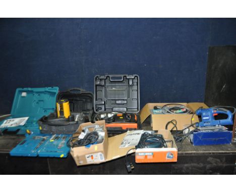A COLLECTION OF POWER TOOLS, including a JCB circular saw, a Draper sander, a Black and Decker jig saw, a Powerbase router, a