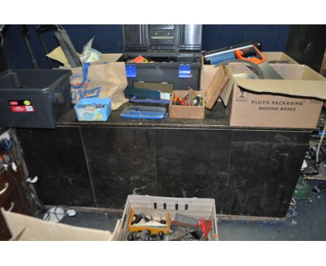 FIVE TRAYS CONTAINING TOOLS. including a boxed Stanley No.4 plane, a Stanley No.220 block plane, a Stanley brace, saws, decor