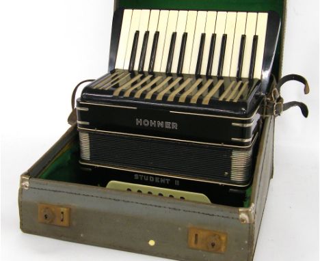 Hohner Student II piano accordion, case
