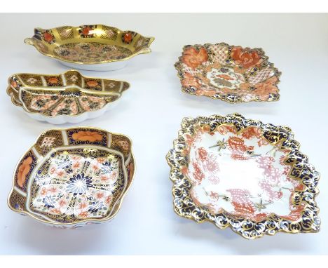 Five Royal Crown Derby trinket trays: Small salver – 5.25in, 1128-1976; Fan, 407, 1128-1922; Square fluted, 986 – 4.5in, 2444