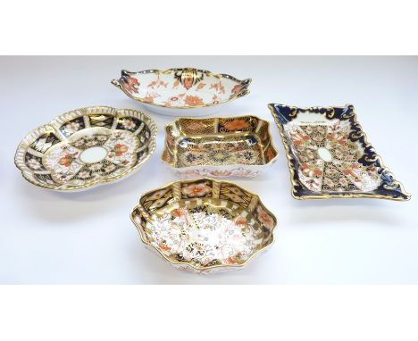 Five Royal Crown Derby trinket trays:&nbsp;Small salver, 1962?, 6284-1904;&nbsp;Rectangular, 1800 – 3.5in, 1128-1940;&nbsp;5-