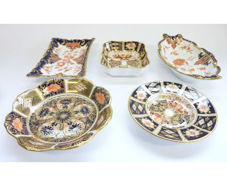 Five Royal Crown Derby trinket trays: Small Salver, 6264-1914; Rectangular, 1800 – 3.5in, 2451-1950s;&nbsp;Round – 3.75in, 24