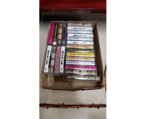 COLLECTION VINTAGE LOYALIST CASSETTES