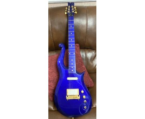 PRINCE PACKAGE - Extremely sought after Guitar played by Prince plus memorabilia starting from the tour in 1990. This is an o