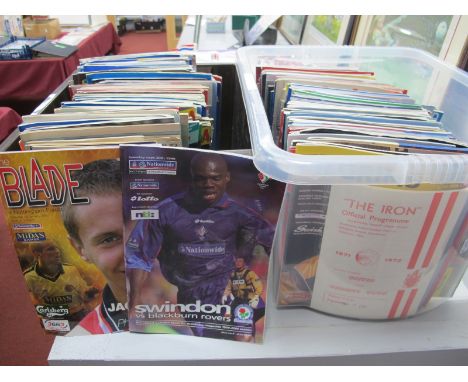 General League Club Programmes, R - T, Southend, Tottenham, Swindon, etc, approximately 350:- Two Boxes.