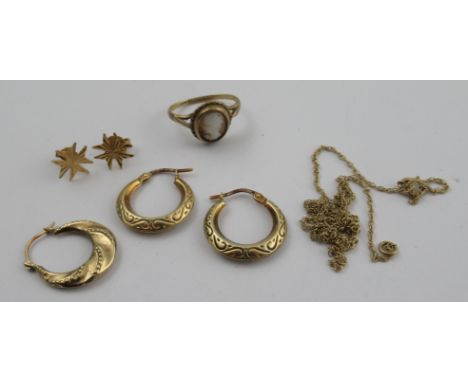 A pair of 18ct gold star stud earrings, a 9ct gold cameo ring, three 9ct hoop earrings, etc., total weight 6.0g