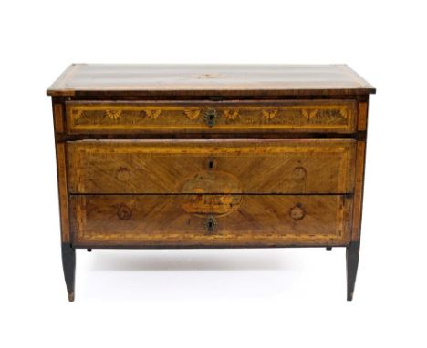 18th century North Italian walnut and marquetry inlaid commode, the top centred by inlaid oval trophy crest, having three lon