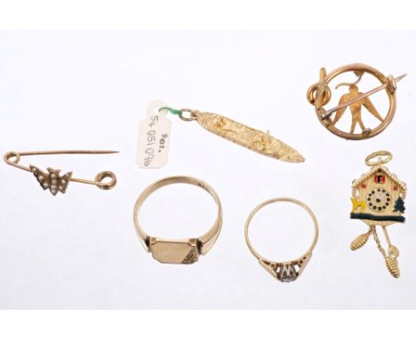 Group of jewellery - to include diamond single stone ring, 9ct gold signet ring, two gold brooches and two gold charms