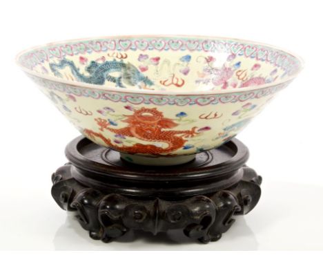 19th century Chinese export polychrome bowl with dragon chasing pearl decoration, on yellow ground - red Daoguang seal mark t