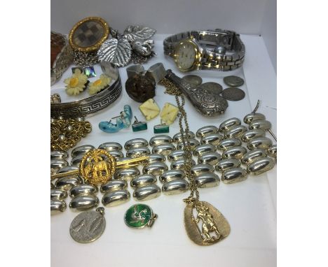 Quantity of Assorted Jewellery, To include a Yellow Metal Mourning Brooch, Monogrammed to the Reverse, Earrings, Bangle, Citi