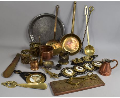 A Collection of Various Metalwares to comprise Brass and Wooden Cribbage Board, Pewter Plate, Jug Etc 
