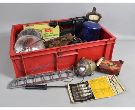 A Collection of Various Vintage and Later Motoring Items to comprise Fittings, Pressure Gauge, Lamps Etc 