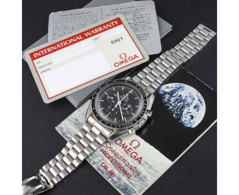 A RARE GENTLEMAN'S STAINLESS STEEL OMEGA SPEEDMASTER PROFESSIONAL CHRONOGRAPH BRACELET WATCH CIRCA 1989, REF. ST 145.022 APOL