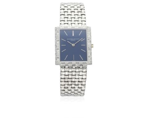 A GENTLEMAN'S 18K SOLID WHITE GOLD VACHERON &amp; CONSTANTIN BRACELET WATCH CIRCA 1970s, REF. 7981
D: Blue dial with silver b