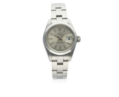 A LADIES STAINLESS STEEL ROLEX OYSTER PERPETUAL DATE BRACELET WATCH CIRCA 1993, REF. 69160
D: Silver dial with silver batons 