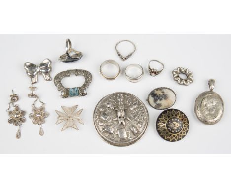 A Chinese silver circular handbag mirror, the front decorated in relief with a fish framed by precious objects, diameter 6cm,
