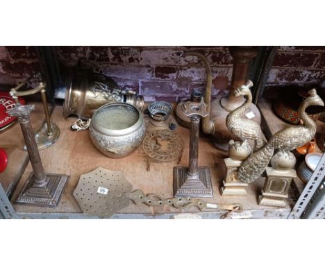 SHELF WITH QTY OF MISC BRASS WARE INCL; PEACOCK ANDIRONS 