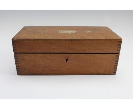 A 1908 E Leitz Wetzlar brass and black lacquered monocular microscope, cased with two lenses, 26.5 cm