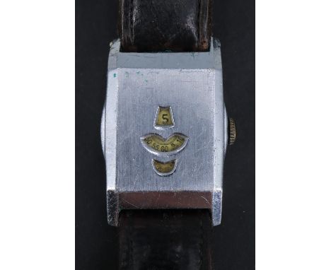 An early 20th Century Swiss Art Deco jump-hour wristwatch, in chromium-plated case, circa 1930, 39 mm x 25 mm, (a/f) 