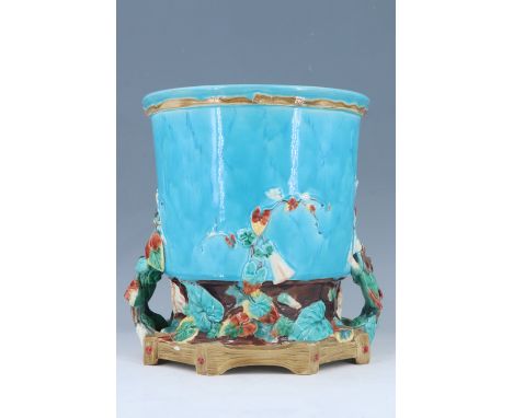 A Royal Worcester majolica cachepot, having vine and leaf decoration, impressed mark to the base, 20.5 x 23 cm