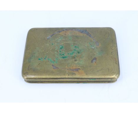 A Victorian brass snuff box, having a engraved exterior and hinged lid, 8 x 6 x 1 cm