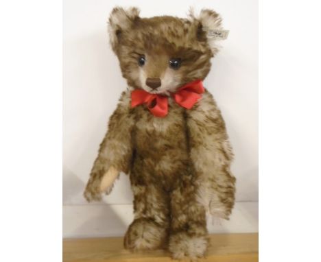 Steiff 1991/1992 reproduction of the 1926  'Happy' bear with growler, gold button no. 407215, limited edition 3264/6000, boxe