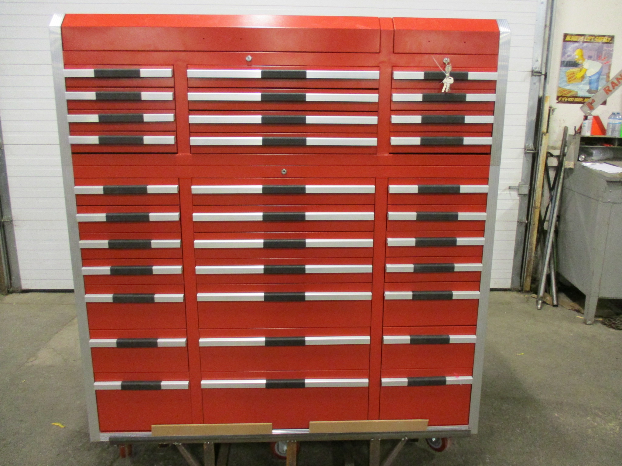 Lista Style Smooth Rolling Mechanic with 33 Drawers complete