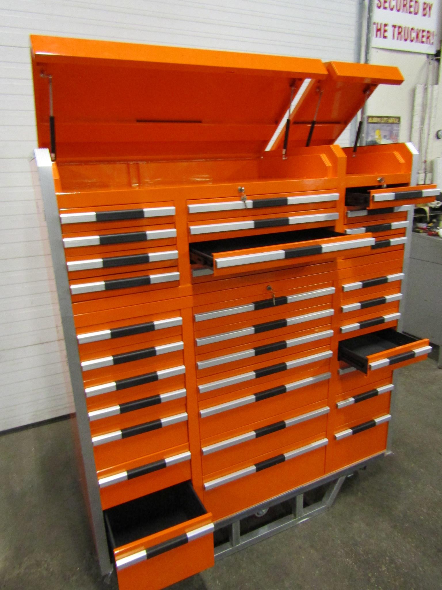 Lista Style Smooth Rolling Mechanic with 33 Drawers complete