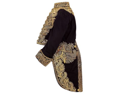 1st Class Court Dress Coatee Uniform of Sir Henry Badeley KCB CBE.  Comprising: Cocked Hat. A fine example of black beaver sk