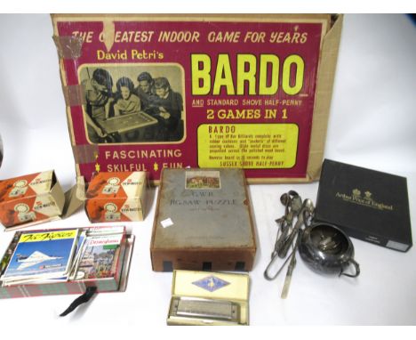 David Petri's Bardo and Standard shove ha'penny board in original box, together with a quantity of other miscellaneous items 