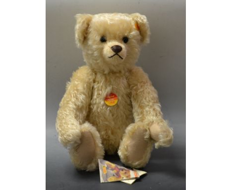 Bears - a Steiff classic mohair bear, boxed.