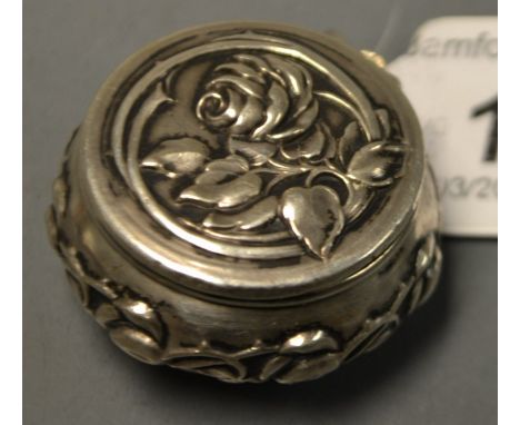 A French Art Nouveau silver patch box