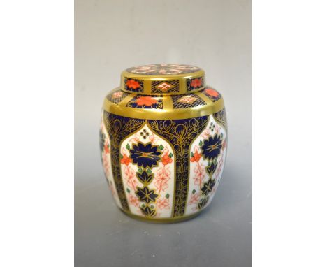 A Royal Crown Derby 1128 Imari ginger jar with cover 12cm, first quality, boxed.