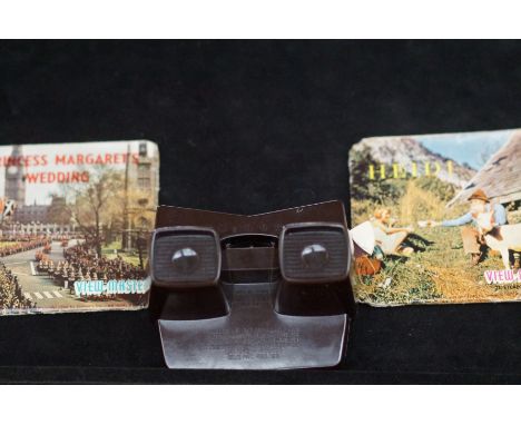 Vintage view master with slides 