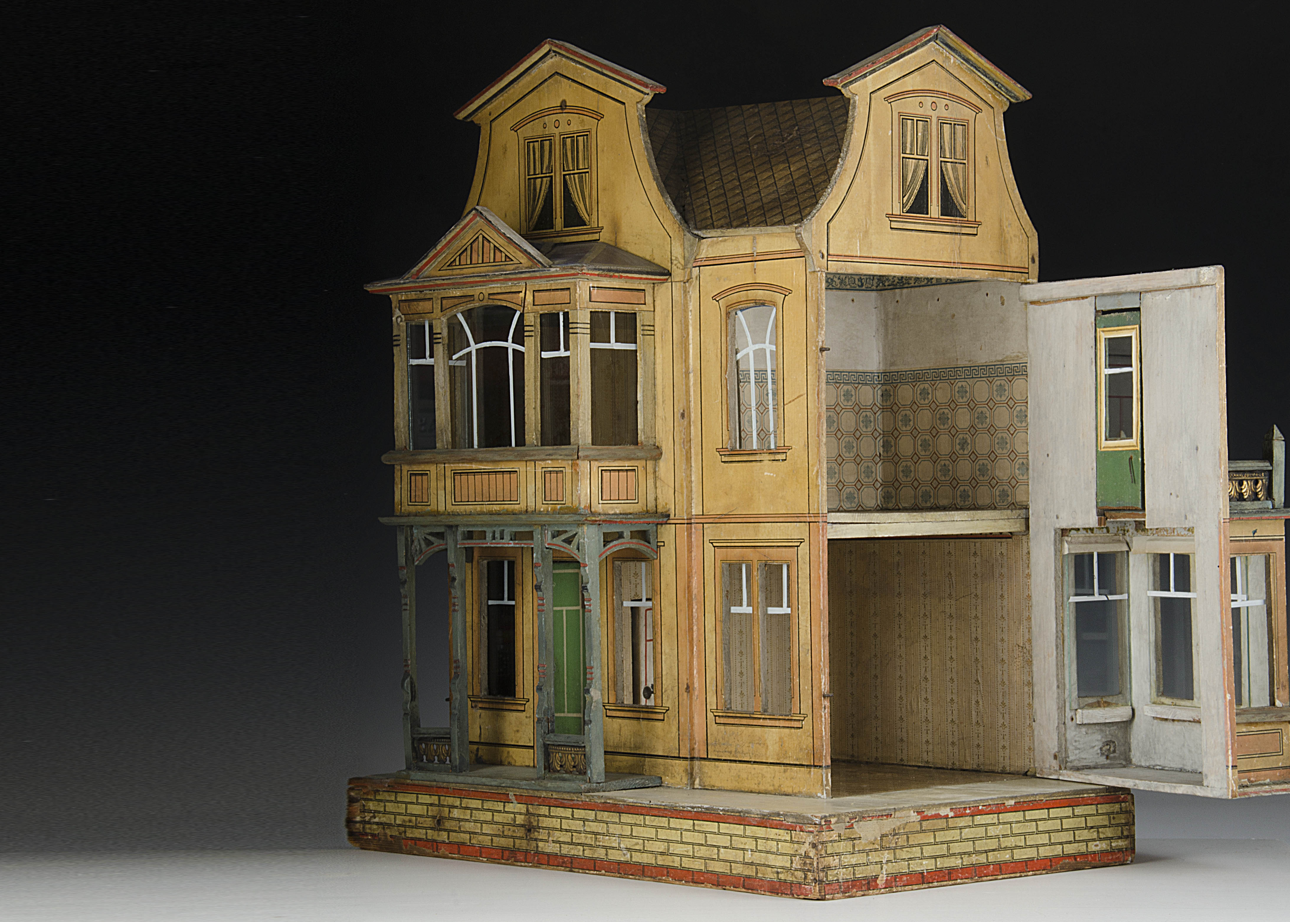 A rare Gottschalk dolls’ house No.4246, with printed paper exterior ...