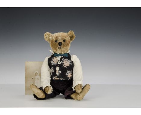 Tedds, an early Steiff teddy bear with provenance, circa 1912, with blonde mohair, black boot button eyes, pronounced muzzle,