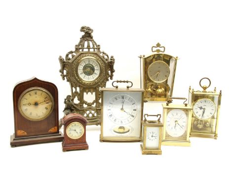 A collection of clocks , to include an Edwardian mantel clock, carriage clock, various clock keys and similar (Qty)