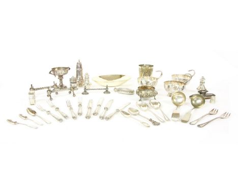 A mixed lot of silver items, comprising of a bead pattern butter knife, a nail buffer, an egg spoon, a salt spoon, a pair of 