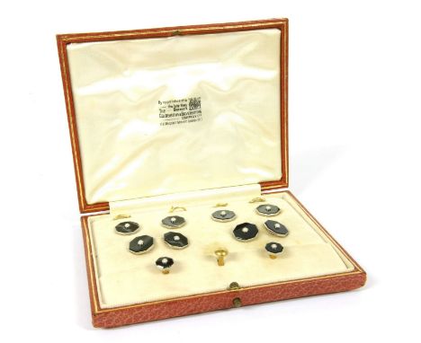 A cased gold onyx and single stone cultured pearl dress set, including dress stud, collar stud and cufflinks, all with octago