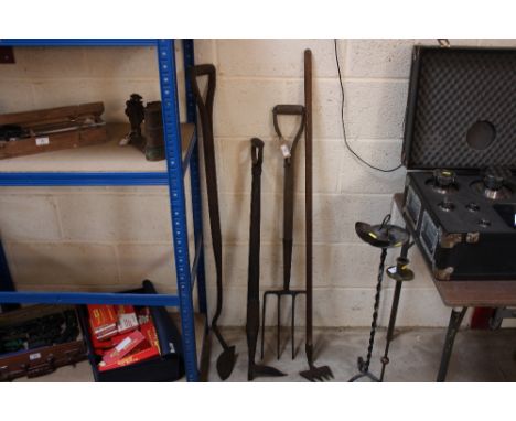Four vintage wooden handled tools 