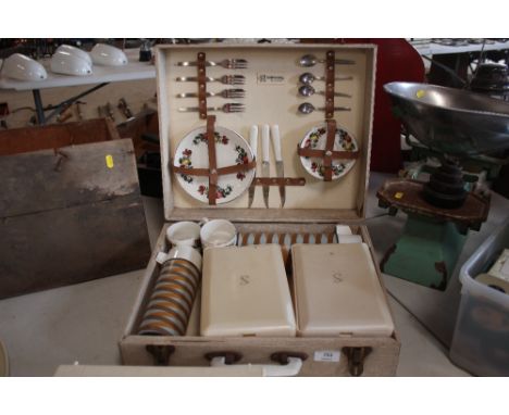 A Sirram picnic set