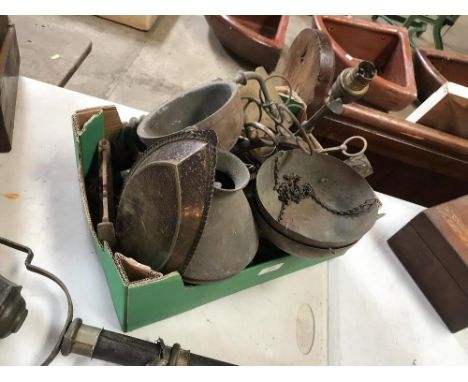 A miscellaneous lot of metal ware, including scale pans, part of an oil lamp, cruet stands etc. 